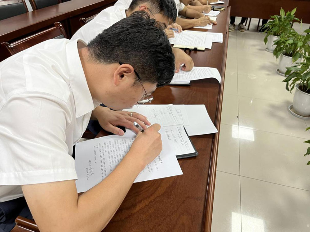 城建投公司召開全體員工大會暨安全生產(chǎn)、保密工作會議?