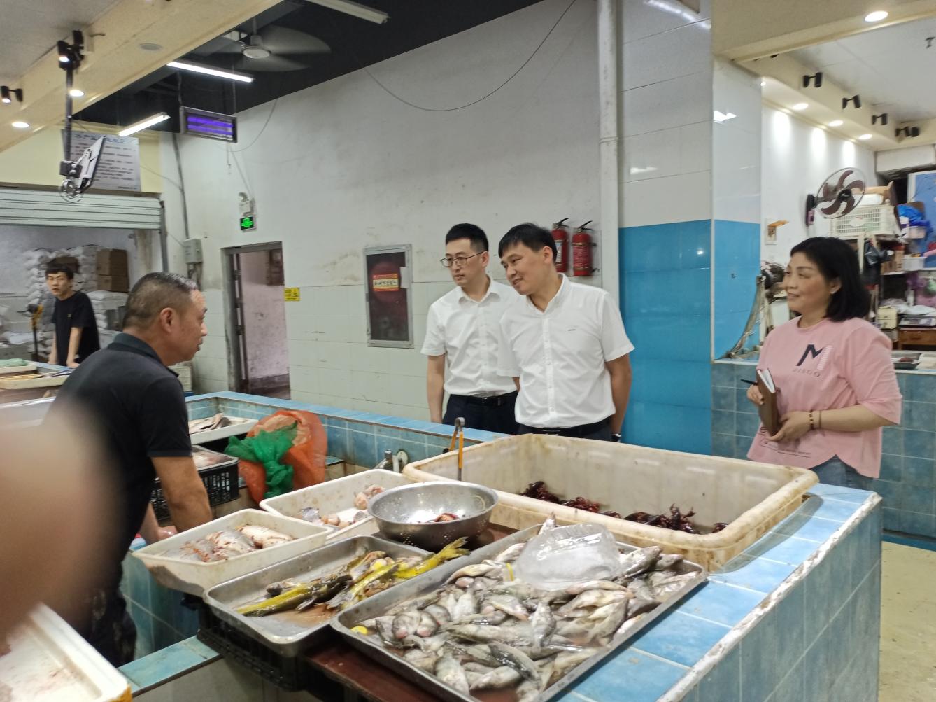 管好“菜籃子”，守護(hù)“大民生”國(guó)資運(yùn)營(yíng)公司開展菜市場(chǎng)大巡查