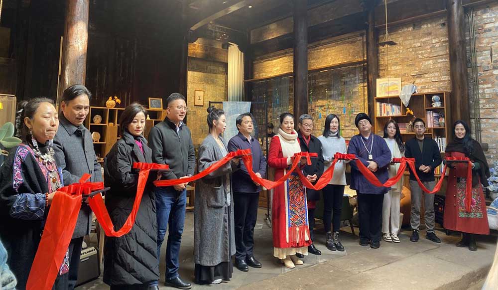 藍屋藝術(shù)館開業(yè)，為鄉(xiāng)村業(yè)態(tài)增活力